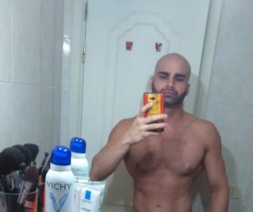 Chico busca chica en Melilla: 