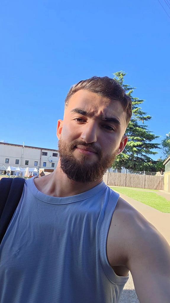 614473358: Chico busca chica en Madrid