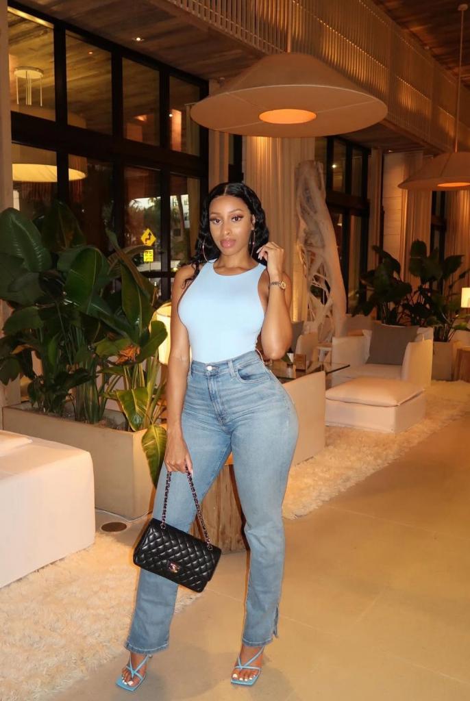 663479864: Chica busca chico en Zaragoza