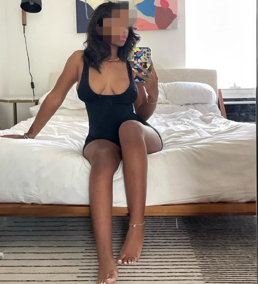 613463605: Chica busca chico en Lugo