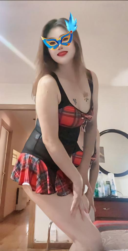 651468077: Chica busca chico en Madrid