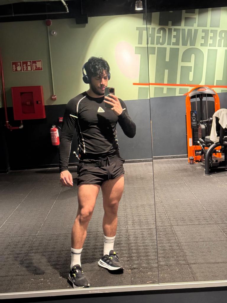 643852366: Chico busca chica en Granada