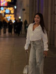 647315397: Chica busca chico en Madrid