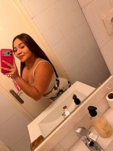 631086796: Chica busca chico en Barcelona