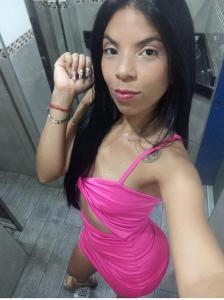 667076873: Chica busca chico en Barcelona