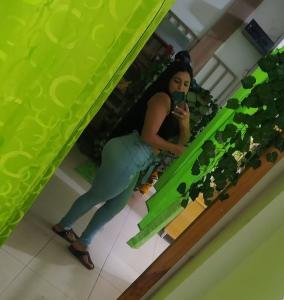 643993130: Chica busca chico en Huesca