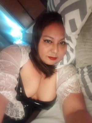 672578416: Chica busca chico en Sevilla