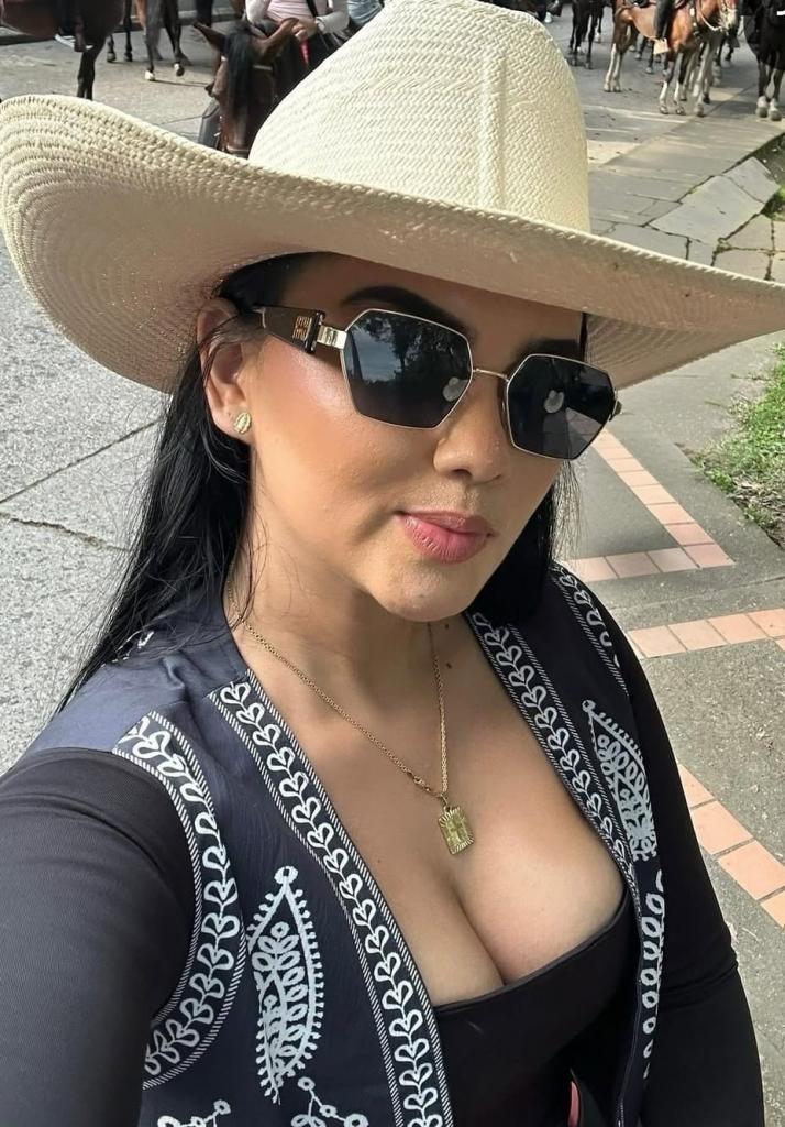 614834402: Chica busca chico en Navarra