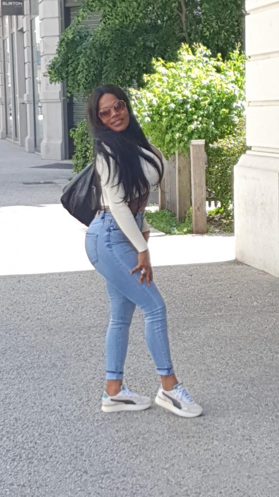 Chica busca chico en Huelva: 