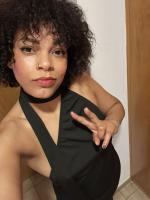 688394537: Chica busca chico en Madrid