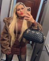 677832202: Chica busca chico en Barcelona