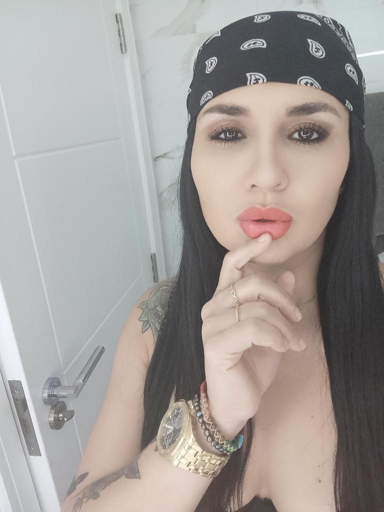 Chica busca chico en Tenerife: 