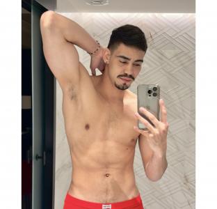 Chico busca chica en Granada: 