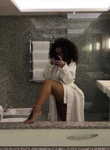 614522487: Chica busca chico en Barcelona