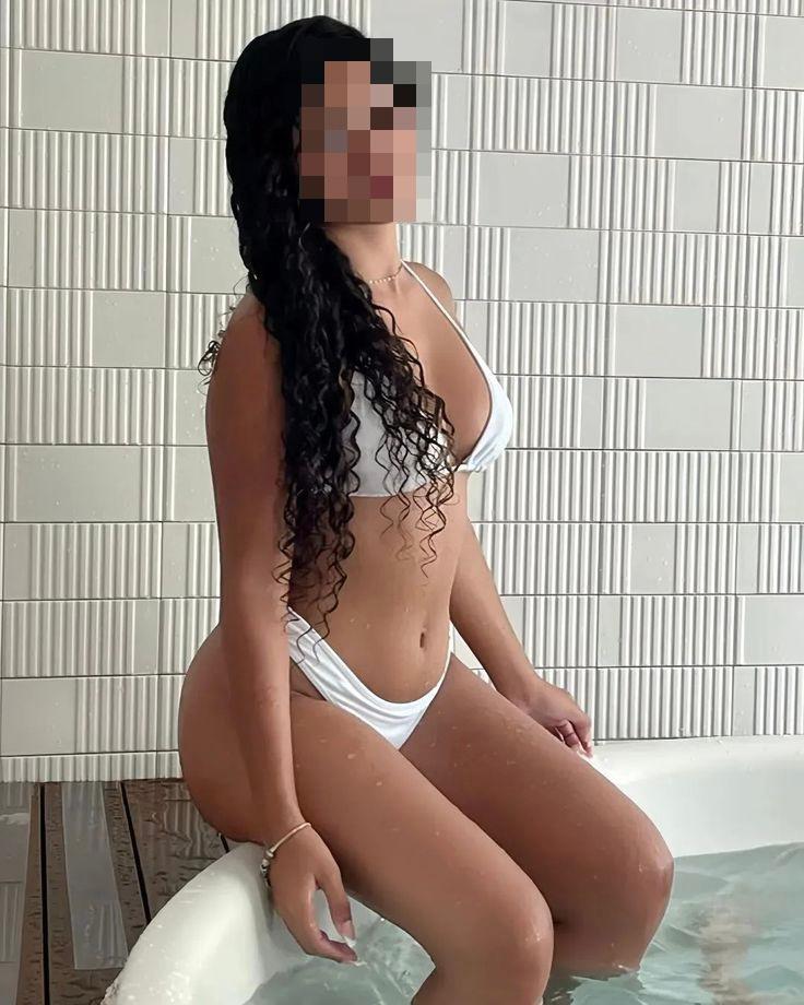 611285372: Chica busca chico en Málaga