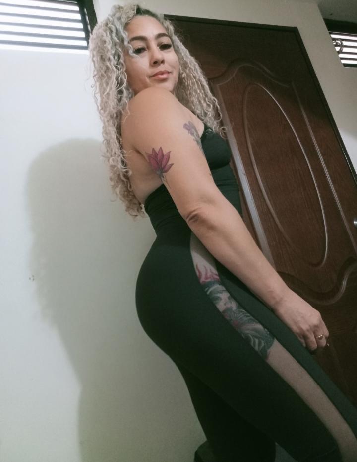 Chica busca chico en Almería: 