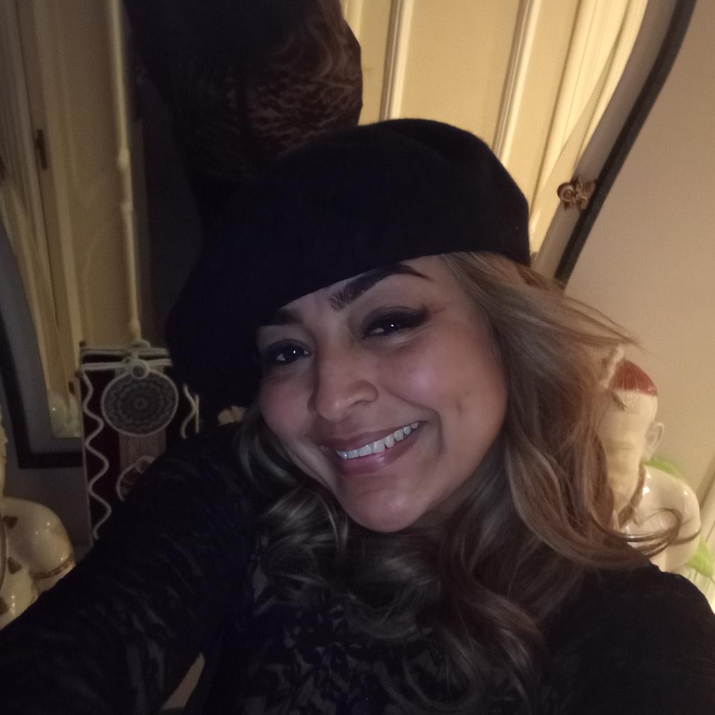 Chica busca chico en Málaga: Chica busca chico