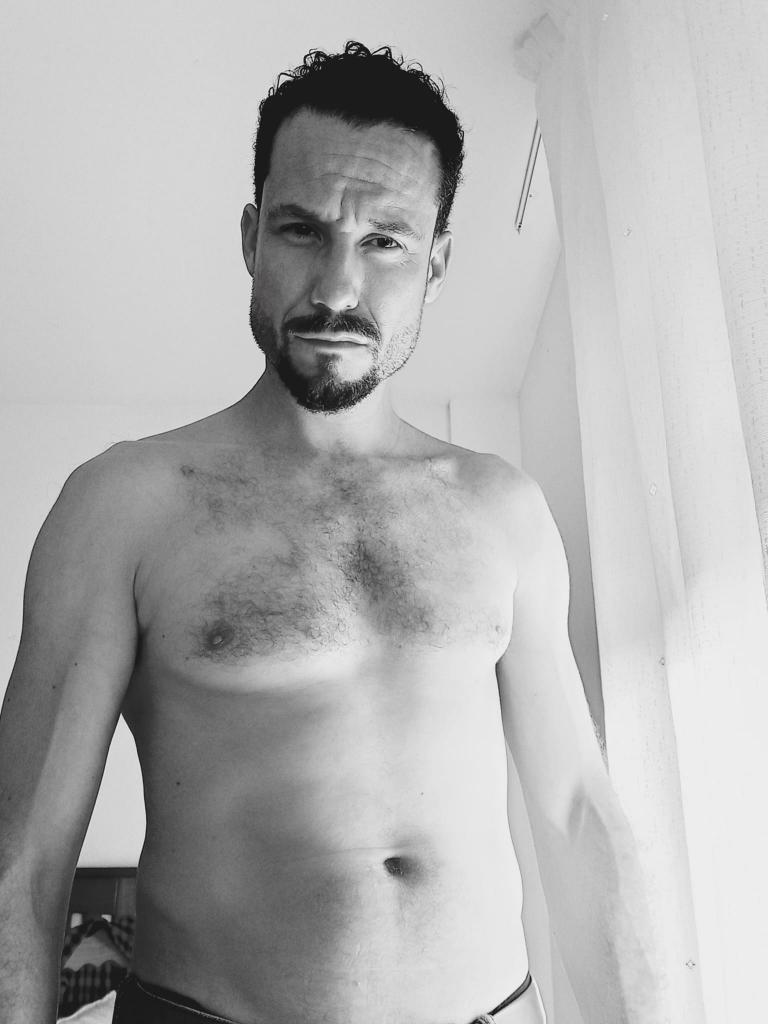 Chico busca chica en Las Palmas: 