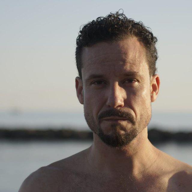 645403873: Chico busca chica en Las Palmas