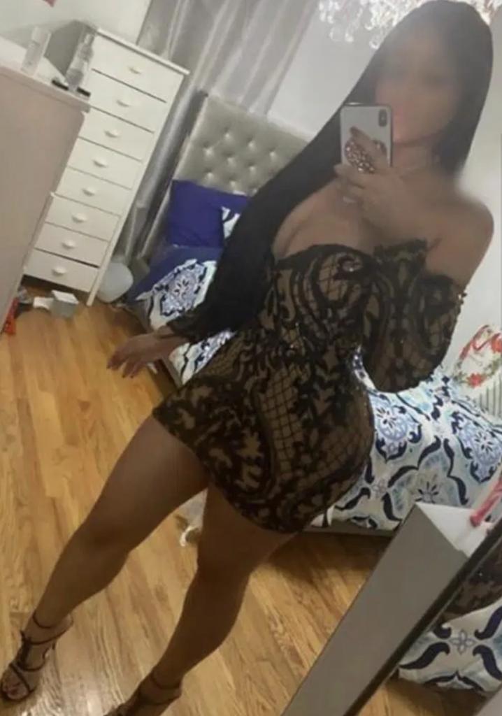 Chica busca chico en Almería: Chica busca chico