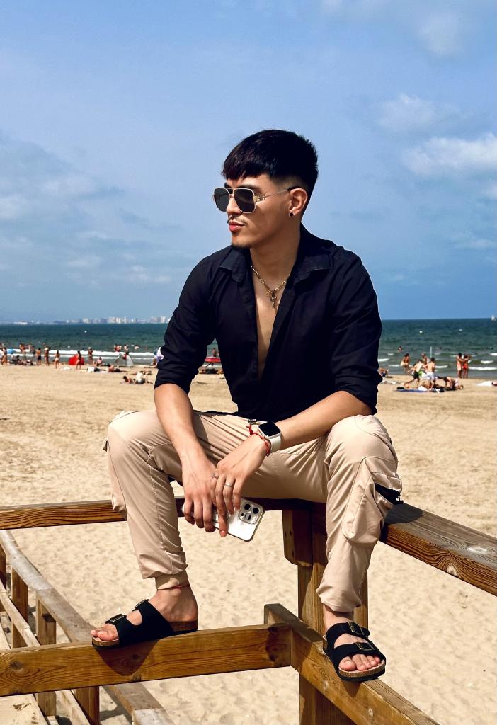 662089415: Chico busca chica en Valencia