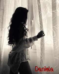 669239077: Chica busca chico en Gerona